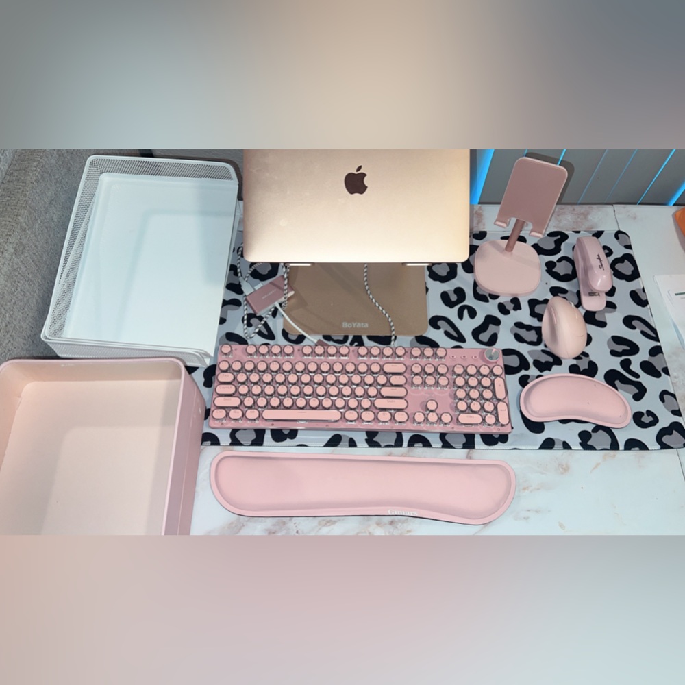 Lightly Used Computer Setup - Picture 3 of 12